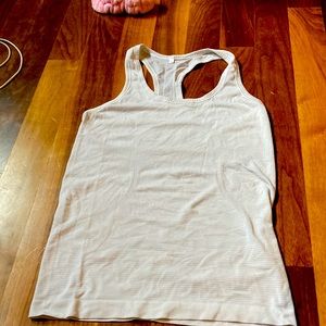Lululemon swiftly tec tank 2.0 size 6